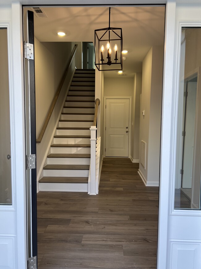 Photo - 375 Chesapeake Cmns St