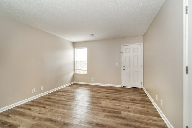 Photo - 5356 Village Way