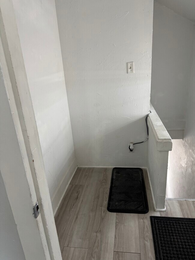 Photo - 6th/Grant upper