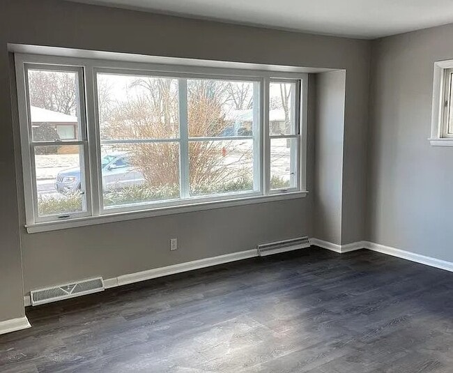 Photo - 5251 N 83rd St