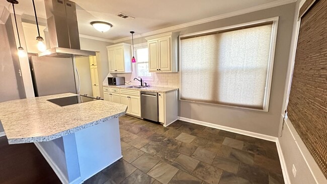 Photo - Gorgeous 3 bed Home!!