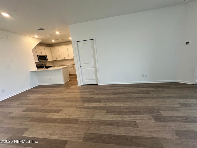 Photo - 483 Cherry Elm Dr