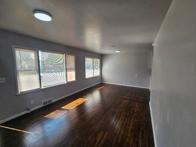 Photo - 1919 W 46th Pl