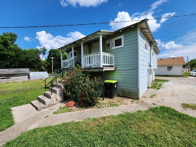 Photo - 531 W 9th St