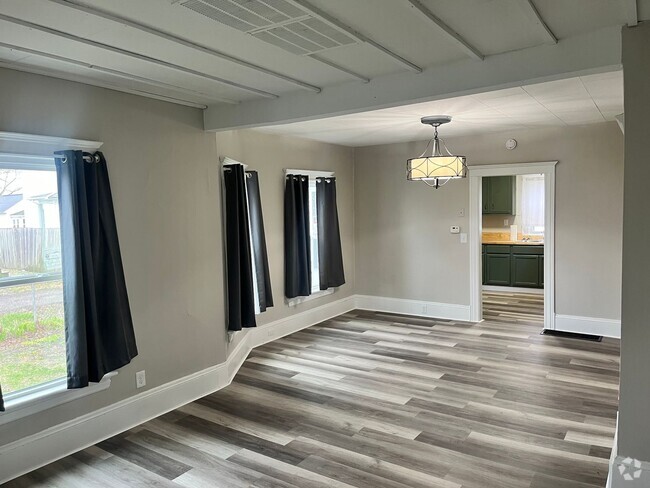 Building Photo - 408 N Van Dorn St Rental