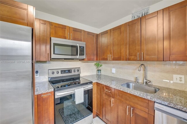 Photo - 150 SW 134th Way Unit 304R