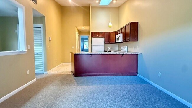 Photo - 863 Stratford Ln
