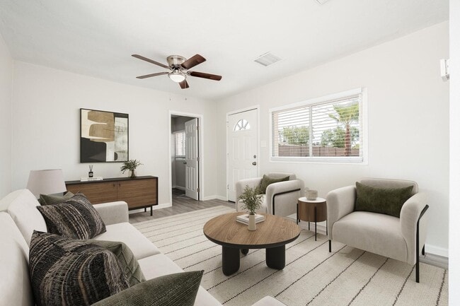 Photo - 744 W Coolidge St