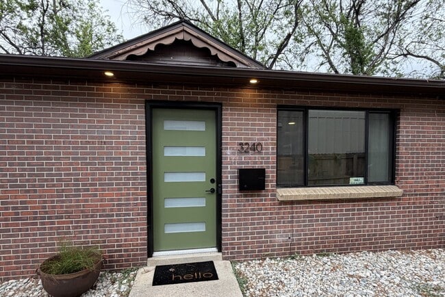 Building Photo - 3240 Columbine St