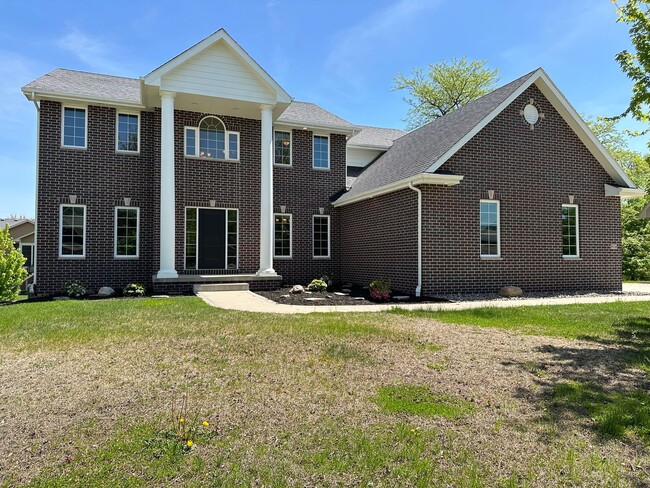 Astonishing 5 bedroom 3.5 Bath Home - Astonishing 5 bedroom 3.5 Bath Home