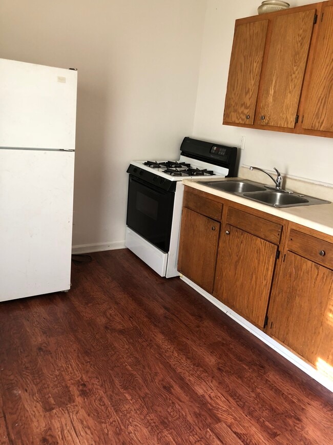 Photo - 810 Leona Ave