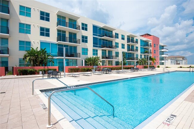 Building Photo - 1208 E Kennedy Blvd Unit 827