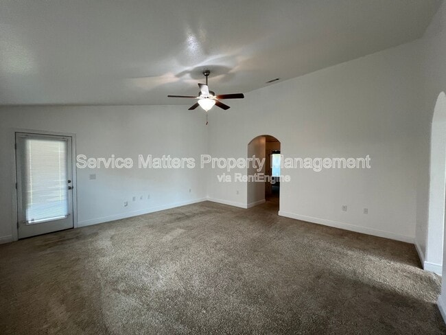 Photo - 4496 Fiske St