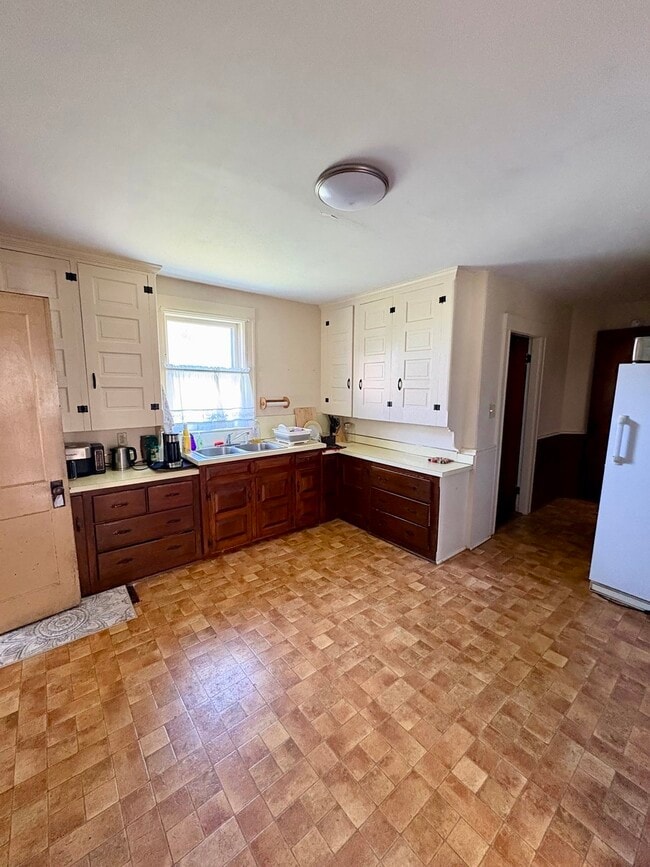 951 Main St Unit 1