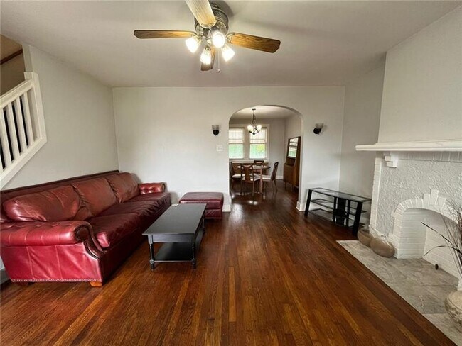 Photo - 518 Belgreen Pl