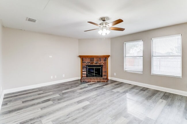 Photo - 1477 Hickory Creek Ln