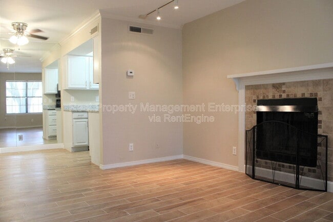 Photo - 11130 N Stratford Dr Unidad 331