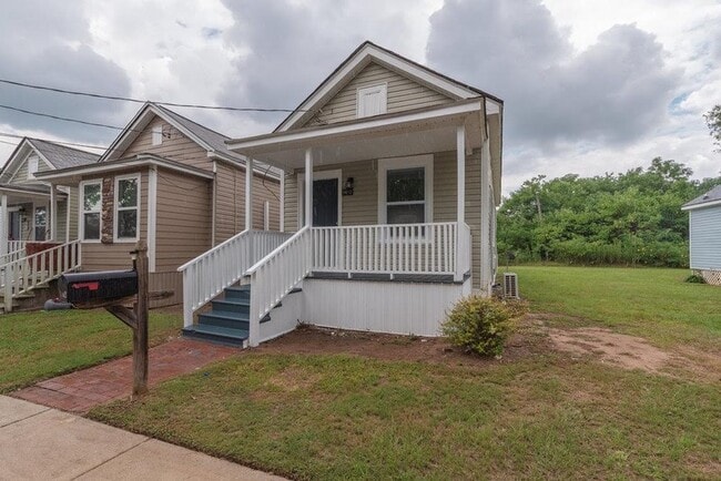 Building Photo - 1412 Maple St