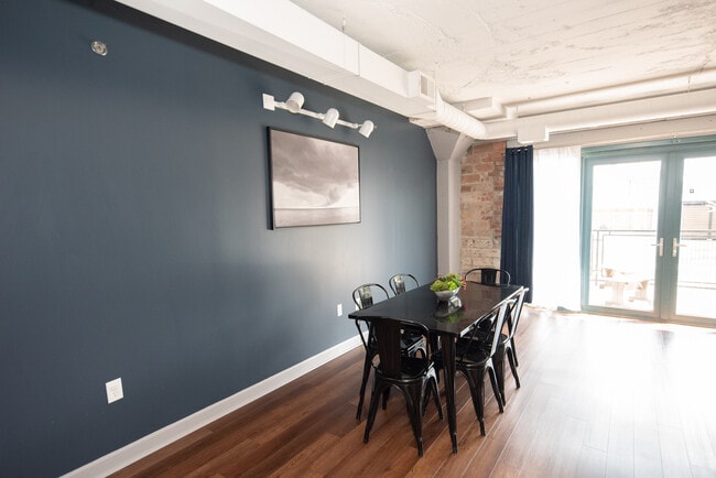 Photo - 401 W Shoreline Dr Unidad 97