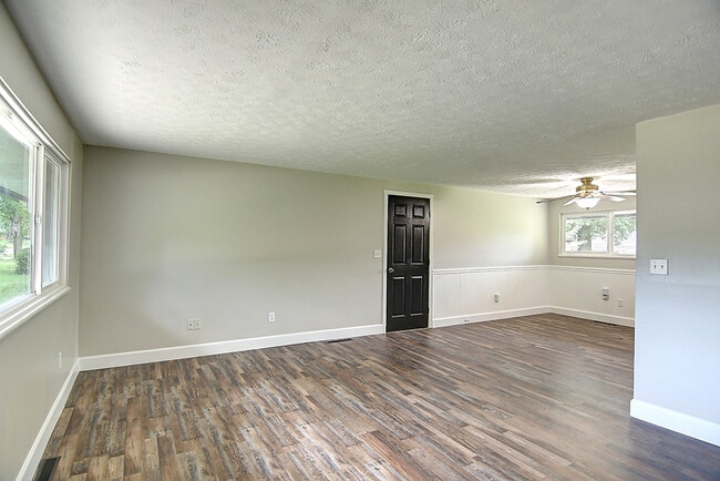 Photo - 3813 Utica Dr