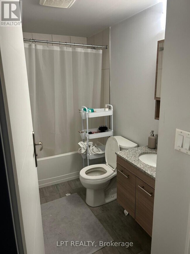 Photo - 338 Albert St