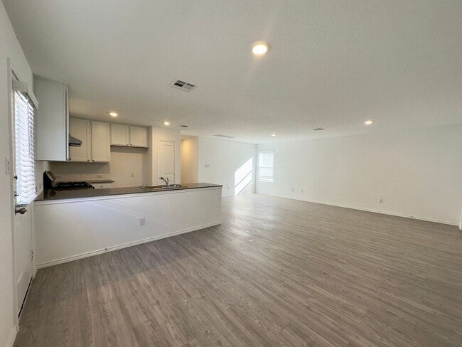 Photo - Modern 4 Bedroom Home in Silos Community!