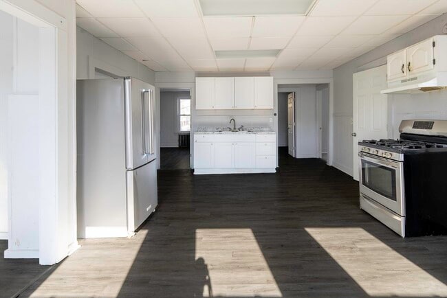 Building Photo - 30 Chestnut St Unit 2