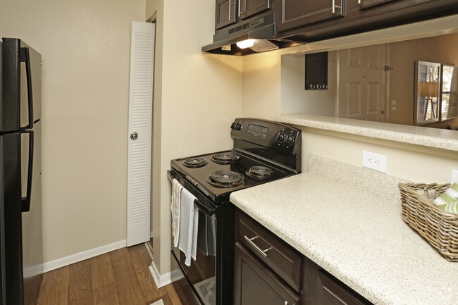 Interior Photo - Crossing at Holcomb Bridge Rental