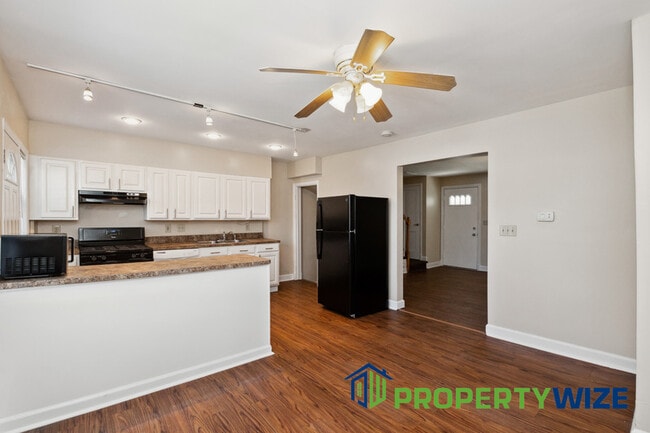 Photo - 1250 Walker Ave