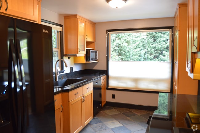 Building Photo - 5405 47th Ave NE Rental