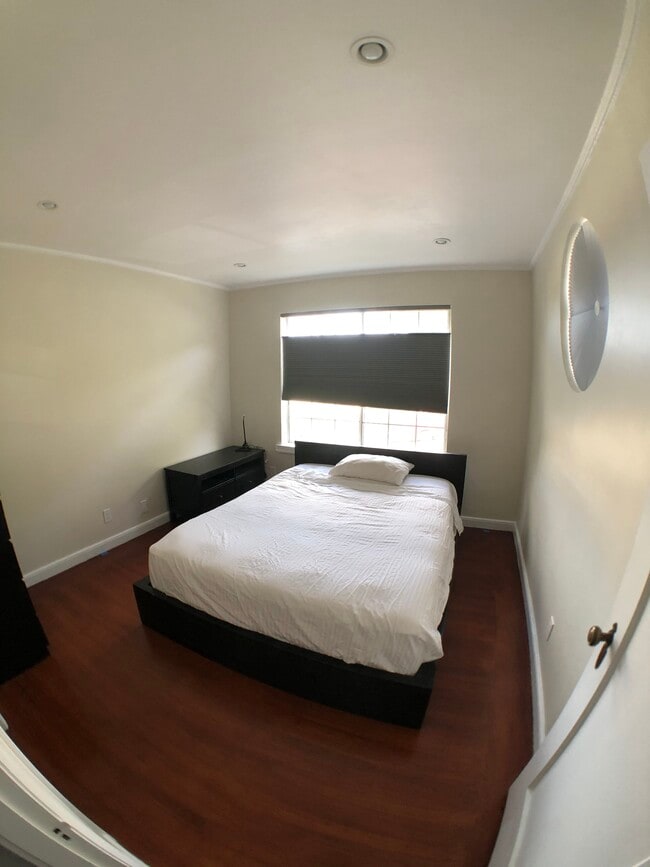 Photo - 19 Miramar Ave Unit Studio BD