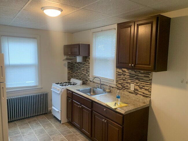 59 Fairview Rd Unit 59 Fairview Ave   Apt 2