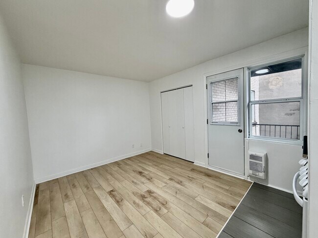 Photo - 2405 Belanger - 1 bedroom