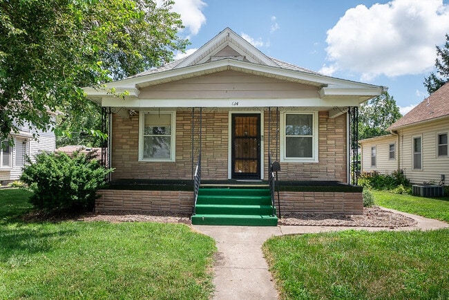 Building Photo - 614 NE Emmett St Rental