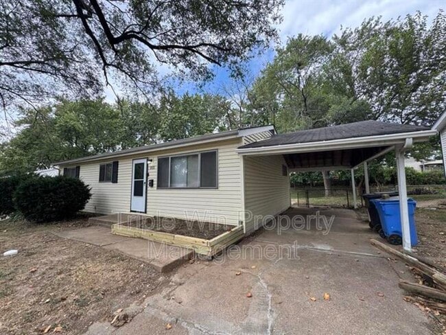 Building Photo - 1155 Penhurst Dr Rental