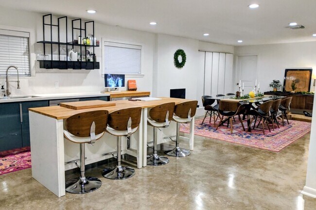 Photo - 1202 Shadeland Dr