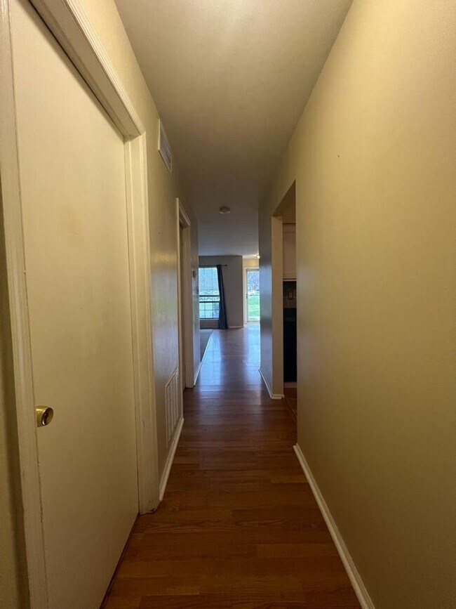 Photo - Condo For rent