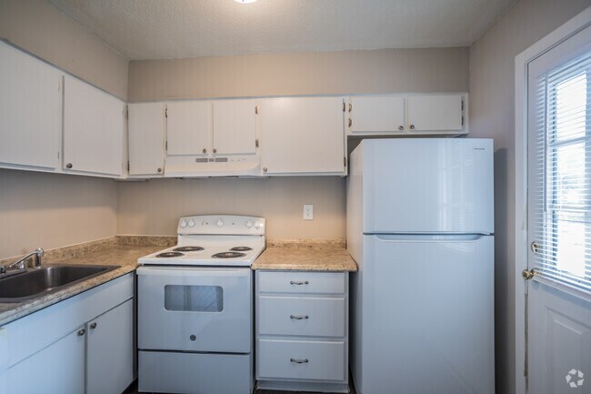 The Willows - Newly Renovated - The Willows - Newly Renovated Apartments