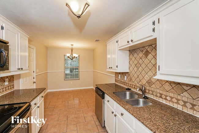 Photo - 916 Meadow Park Dr