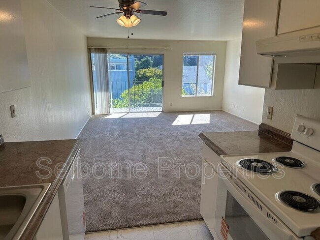 Photo - 121 41st St