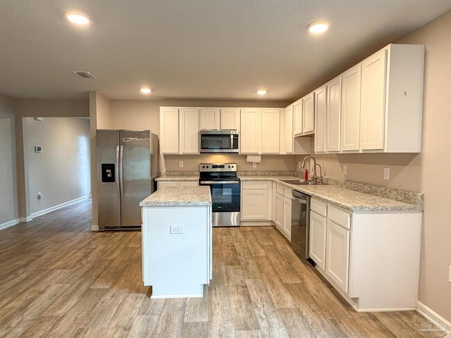7305 Lakeside Oak Ct