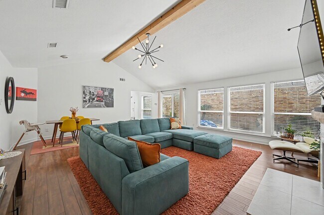 Photo - 69 Wind Whisper Ct