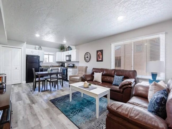 Photo - 860 W Vlg Rd Unit SI ID1533809P