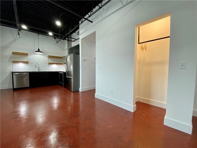 Photo - 111 S Main St