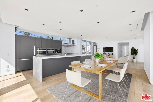 Photo - 1012 2nd St Unit 4