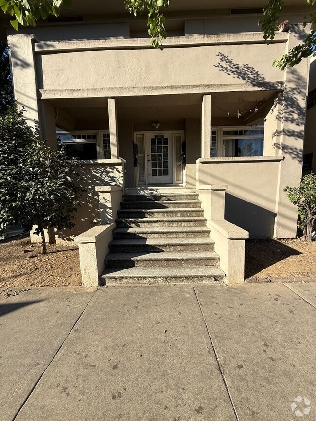 Building Photo - 2130 P St Rental