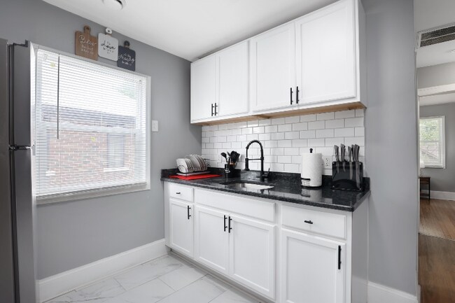 Photo - 3638 Bedford St Unit 1