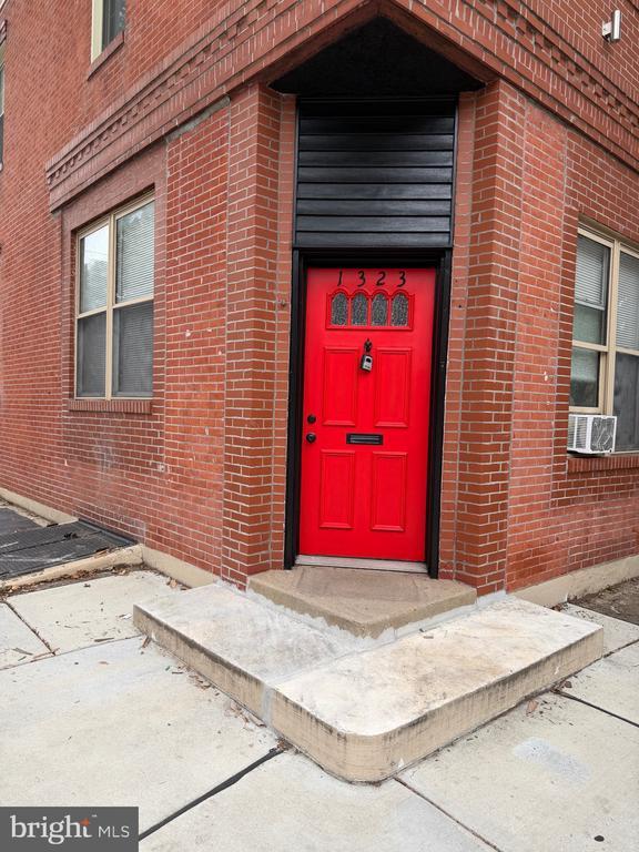 Photo - 1323 Tasker St