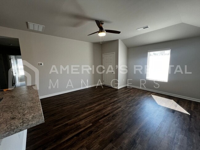 2050 W. Middlebrook Crossing