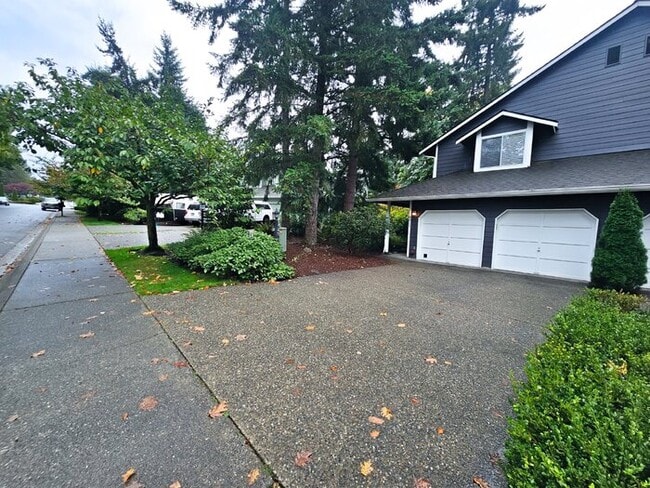 Photo - Townhome in Fin Hill- 2 Large Master Bedrooms, 2 Car Garage, Fully Fenced Yard, AC